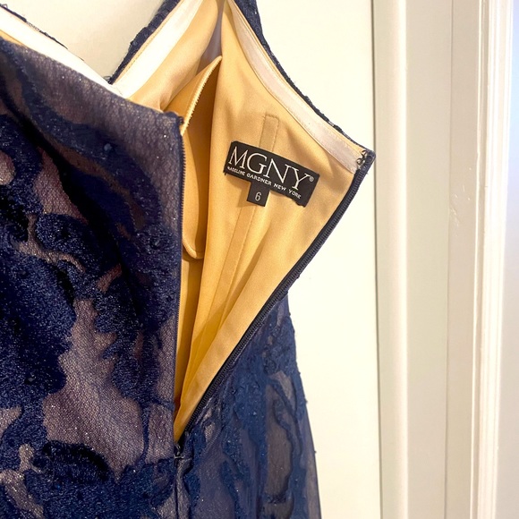 MGNY Mother of the Bride/Prom/Evening Gown Navy Blue size 6 Worn Once - Picture 3 of 4